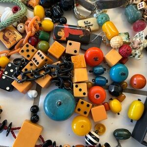 HUGE LOT OF OLD BAKELITE BEADS Plastic Sterling Vintage
